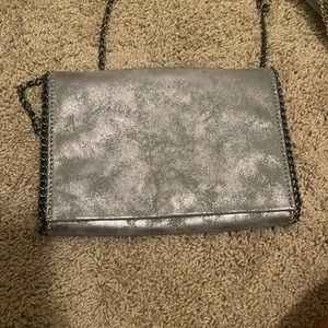 Sliver/sparkly gray bag with black chain!